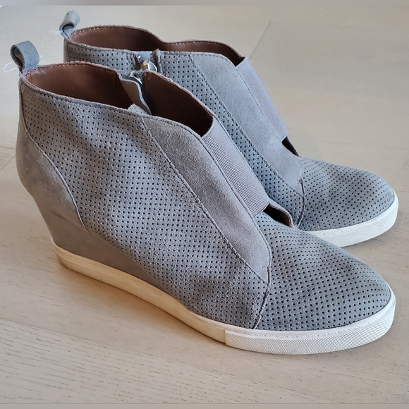 LIANA PAOLO-sz.7, Grey wedge suede booties - Picture 2 of 6